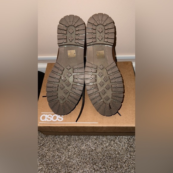 ASOS Wide fit boots in tan leather - Picture 3 of 4